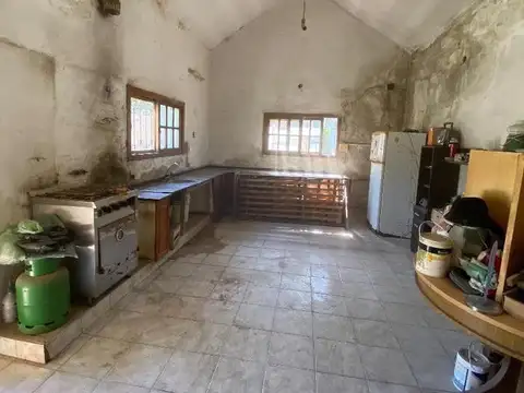 INCREIBLE QUINTA SOBRE RUTA 9, FUNES - CASA A RECICLAR