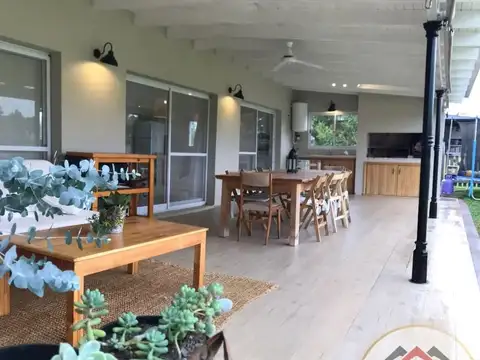 Casa 2 ambientes con 2 baños