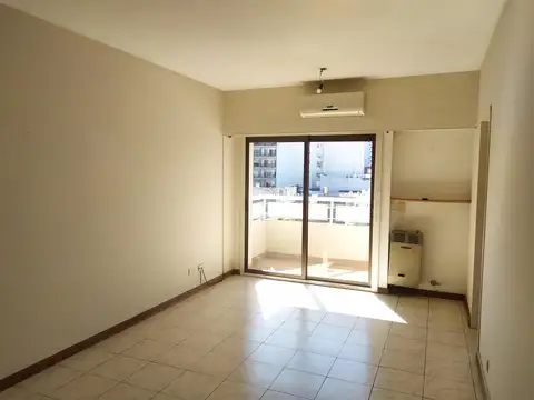 2 ambientes todo sol, cocina indepen, balcon