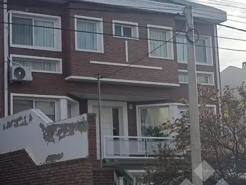 Venta Casa  - Calle Sargento Cabral 665 - Neuquén Capital -