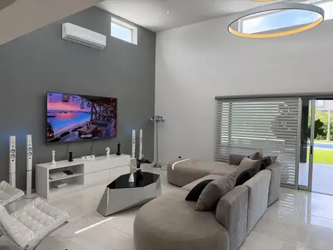 Casa en Alquiler en Haras Santa María, USD 2.600