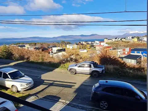 Casa 7 ambientes con 2 baños