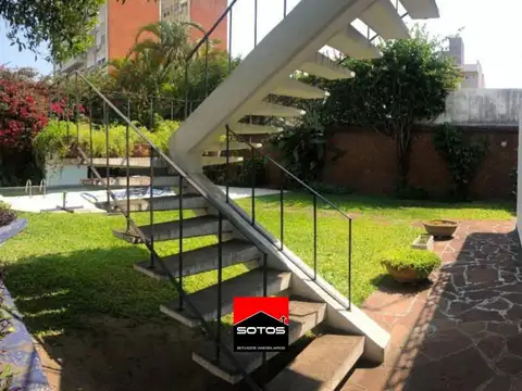 Casa 6 ambientes con 2 baños