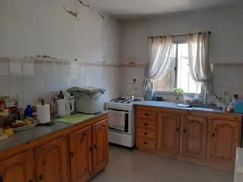 Casa En Venta 3 Ambientes MorÃ³n (base AÃ©rea)