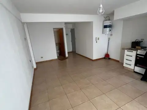 EXCTE. MONO-AMBIENTE EN ALQUILER CON COCHERA,UBICACION IDEAL