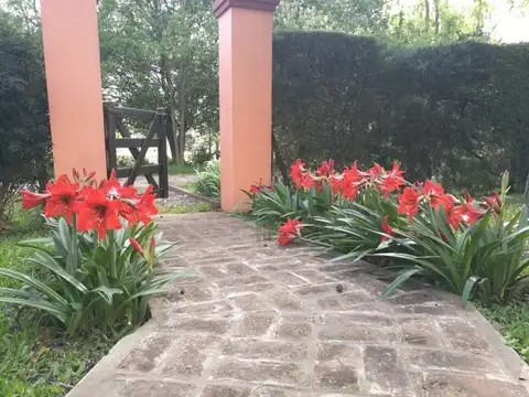 CASA EN VENTA DE 3 AMBIENTES EN B° C° PQUE. PERO