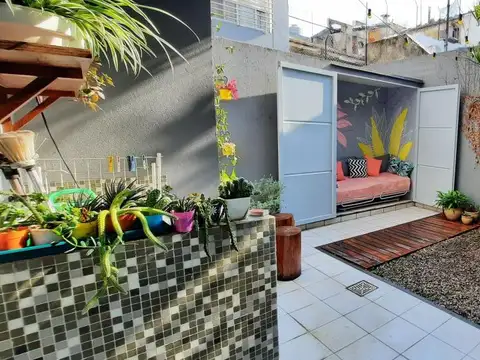 Alquilo Temporario en Villa Urquiza. Espectacular PH de 2 Ambientes con Patio/Jardín. 2 PAX