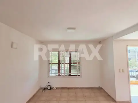 Depto Tipo Casa en Alquiler con 1 cocheras
