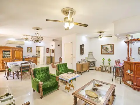 Local en Venta en Munro, USD 422.000