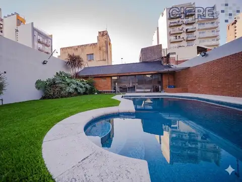 Casa lote 13x45 de todo en PB 5 ambientes jardín, pileta, quincho y cocheras  en Villa Pueyrredon