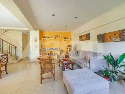 Casa 5 ambientes con 3 baños