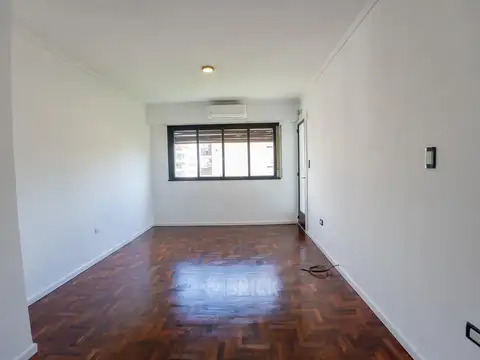 SUPERI Y AV. OLAZABAL - FRENTE TODO A NUEVO BALCON TODO SOL TODO EXTERNO