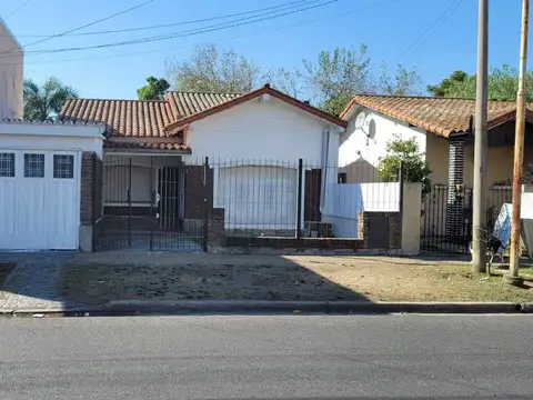 VENTA CASA 5 AMBIENTES LOTE PROPIO C/COCHERA MORON