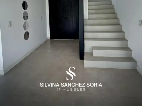Casa 5 ambientes con 3 baños
