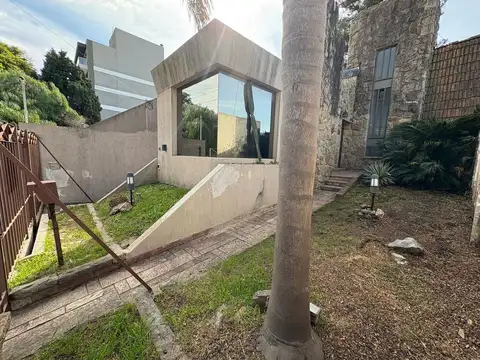 SE VENDE CASA SOBRE LOTE PROPIO - GRAL RODRIGUEZ