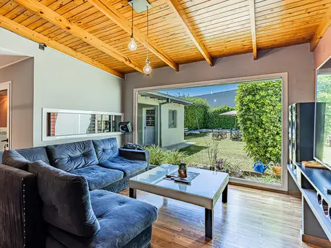 Casa VENTA / PERMUTA 3 dormitorios calle 12 (ex punta arenas) e/  Lisboa y Ostende Berisso