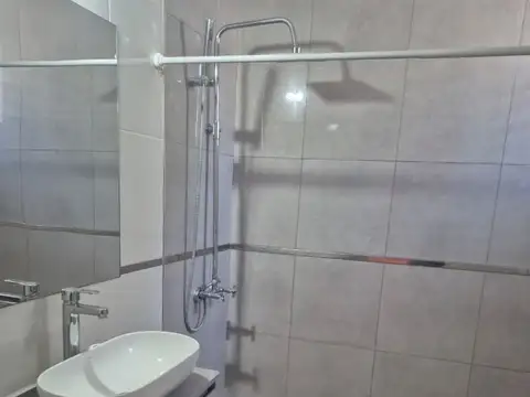 Casa 2 ambientes con 3 baños