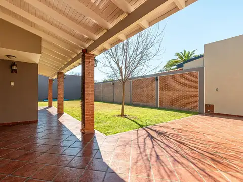 CASA VENTA 4 AMB  BARRIO MARINA VILLA LUZURIAGA