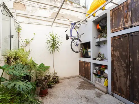Venta Departamento 3 ambientes con patio Boedo