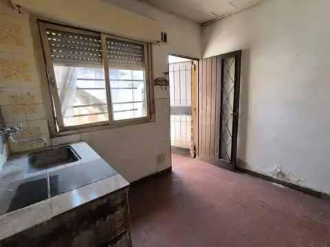 Casa 6 ambientes con 2 baños