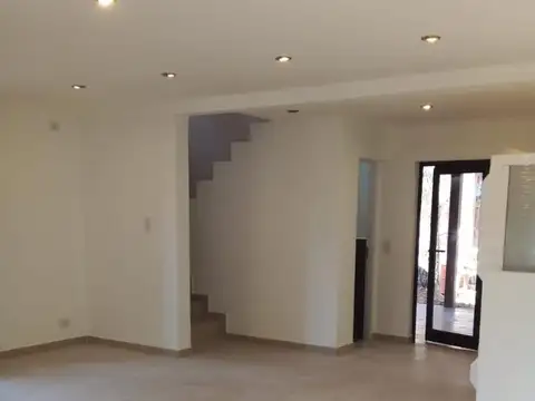 VENTA CASA EN OBRA TIPO DUPLEX  SOBRE AV. INTERBALNEARIA .ZONA RESIDENCIAL. TERCER PROYECTO  SIMILAR