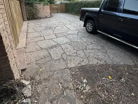 Casa en Venta con 3 cocheras