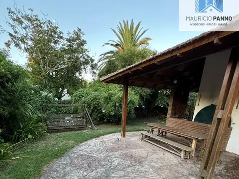 Casa 5 ambientes con 2 baños