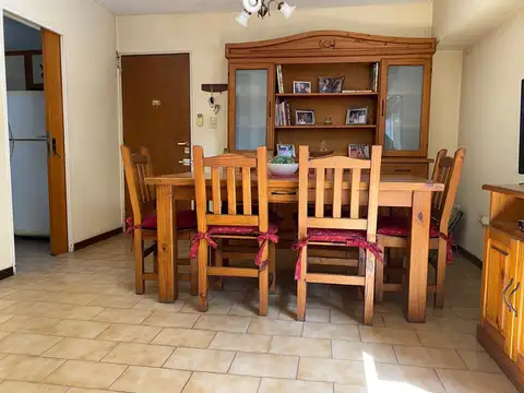 Hipólito Bouchard 1500, Piso 1