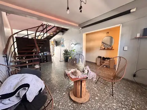 Depto Tipo Casa en Venta de 4 ambientes