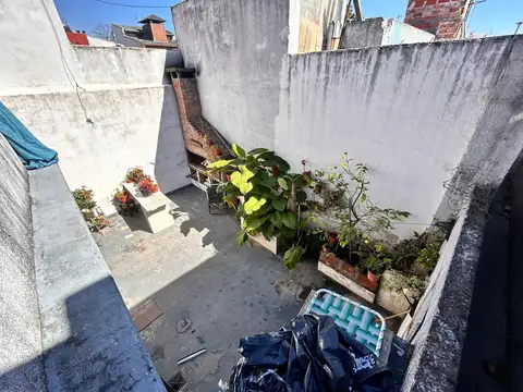 Venta PH 4 ambientes c/ patio, terraza y cochera! Mataderos