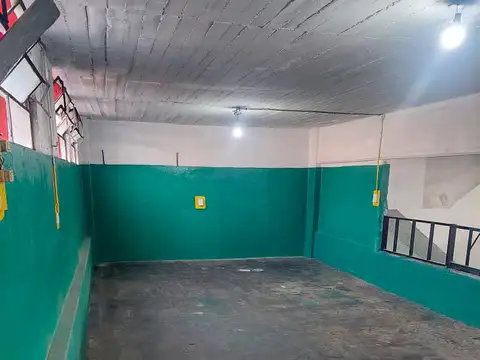 Local en Alquiler en Lomas del Mirador, $ 1.950.000