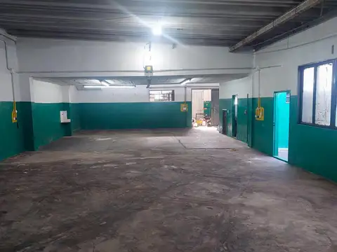 Local en Alquiler en Lomas del Mirador, $ 2.200.000