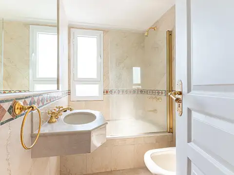 Departamento en Venta con 3 cocheras