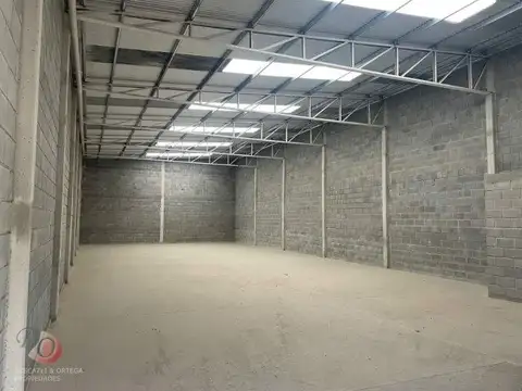 Galpon en Alquiler en Villa Posse, $ 2.200.000