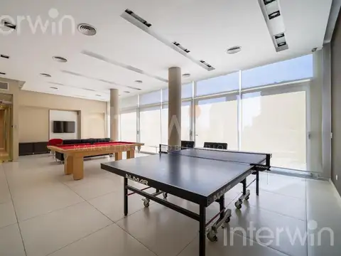 Oficina 5 ambientes con 7 baños