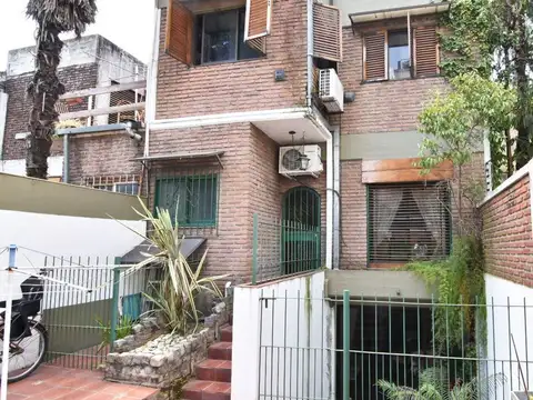 VENTA CASA DUPLEX 5 AMB ITUZAINGO NORTE COCHERA