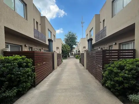Casa en Venta en Adrogue, USD 120.000