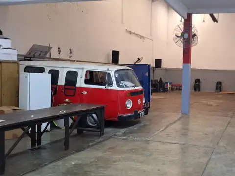 Galpon en Venta en Pompeya, USD 400.000