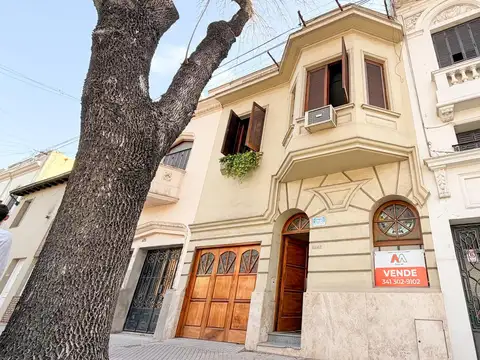 CASA DE 3 DORMITORIOS VENTA JARDIN CON PARRILLERO ABASTO ROSARIO
