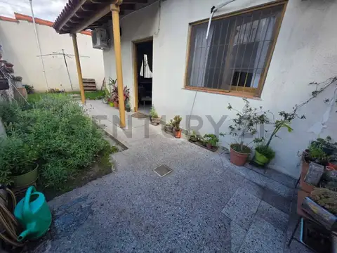 PH DE 4 AMBIENTES CON PATIO, BALCÓN Y QUINCHO, Loma hermosa