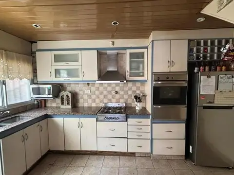 CASA TIPO PH 4 AMBIENTES EN VENTA - ISIDRO CASANOVA -