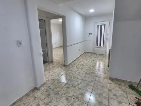 Depto Tipo Casa en Alquiler de 3 ambientes