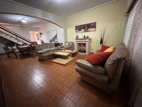Depto Tipo Casa en Venta en Villa Sarmiento, USD 250.000