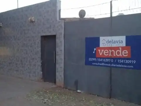 Vendo propiedad céntrica en Rincón de los Sauces.