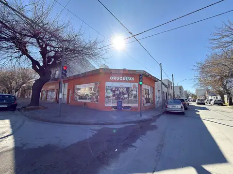 Venta de fondo de comercio dietética y almacén.