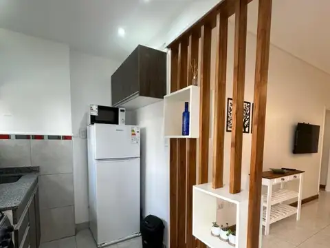 Departamento 2 ambientes a la calle.