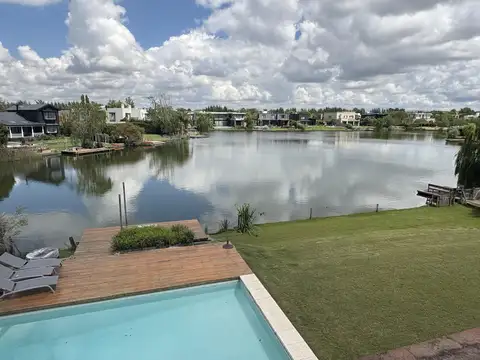 Casa a la laguna Lagos del Norte