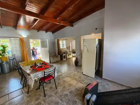 CASA 2 DORM CON COCHERA LICEO 3RA SECCION