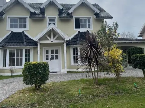 Casa en Venta en Echeverria Del Lago, USD 250.000