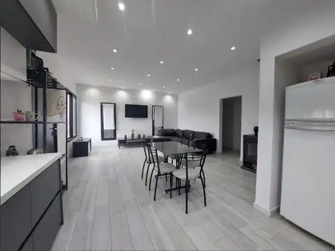 Casa 3 ambientes con 2 baños